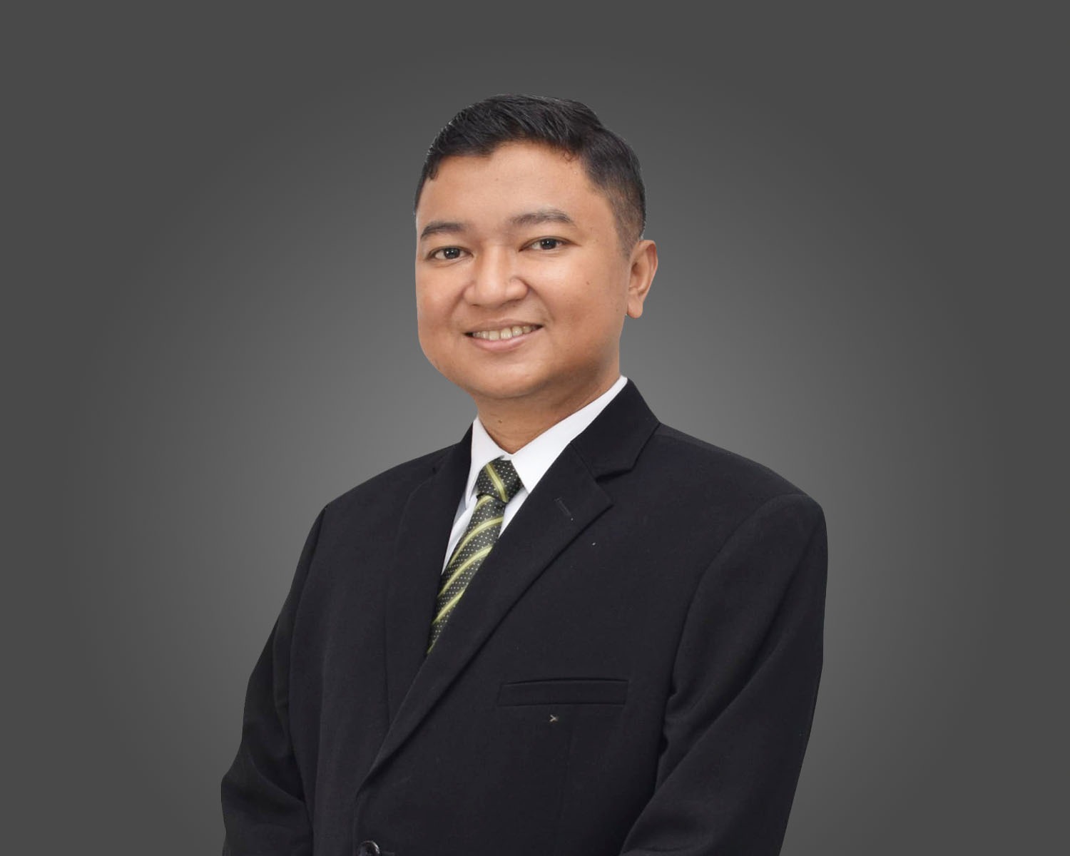 dr. AKbar Fahmi